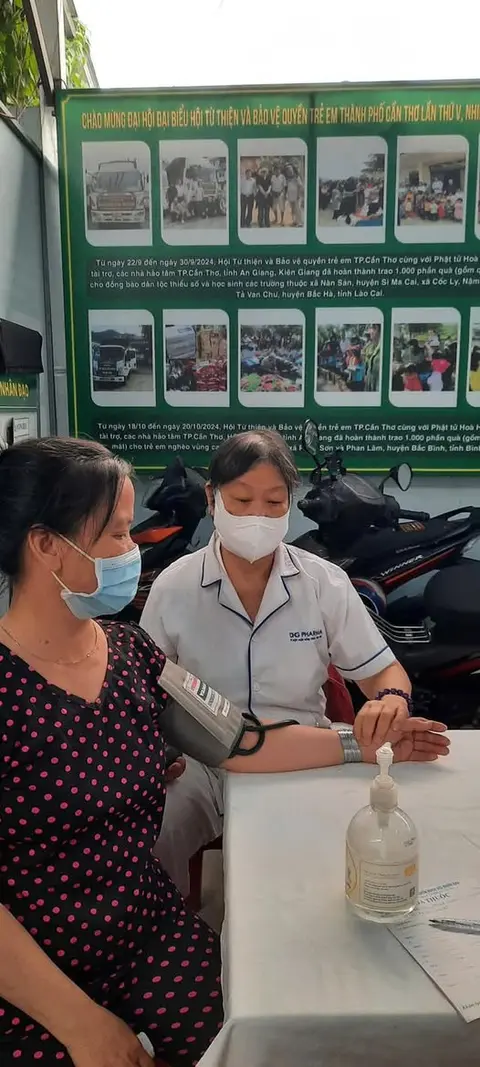 Phòng khám Nội nhân đạo khám và cấp phát thuốc miễn phí lần thứ 77 (ảnh 1/5)