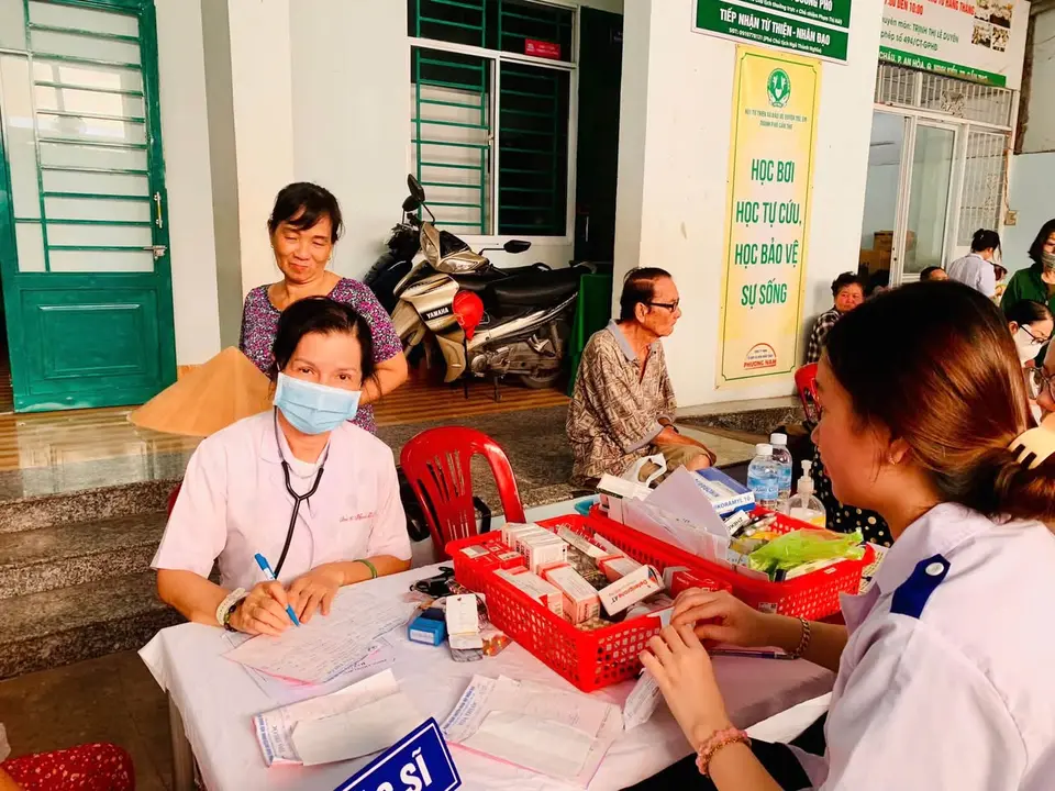 Phòng khám Nội nhân đạo khám và cấp phát thuốc miễn phí lần thứ 89 (ảnh 3/5)