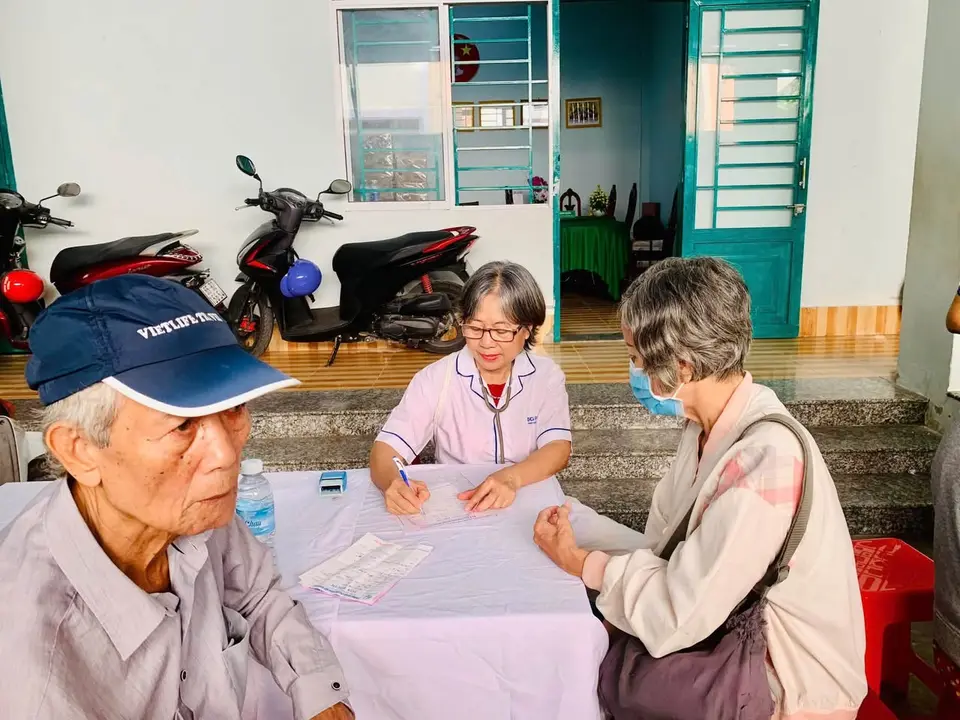Phòng khám Nội nhân đạo khám và cấp phát thuốc miễn phí lần thứ 89 (ảnh 4/5)